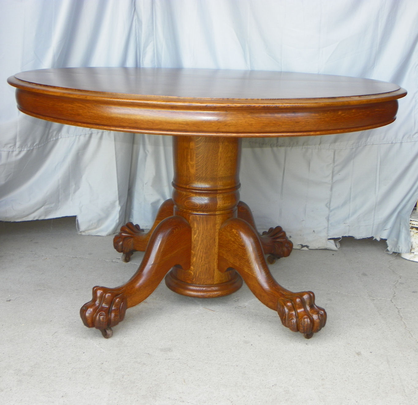 Bargain John's Antiques | American Antique Round Oak Dining Table with