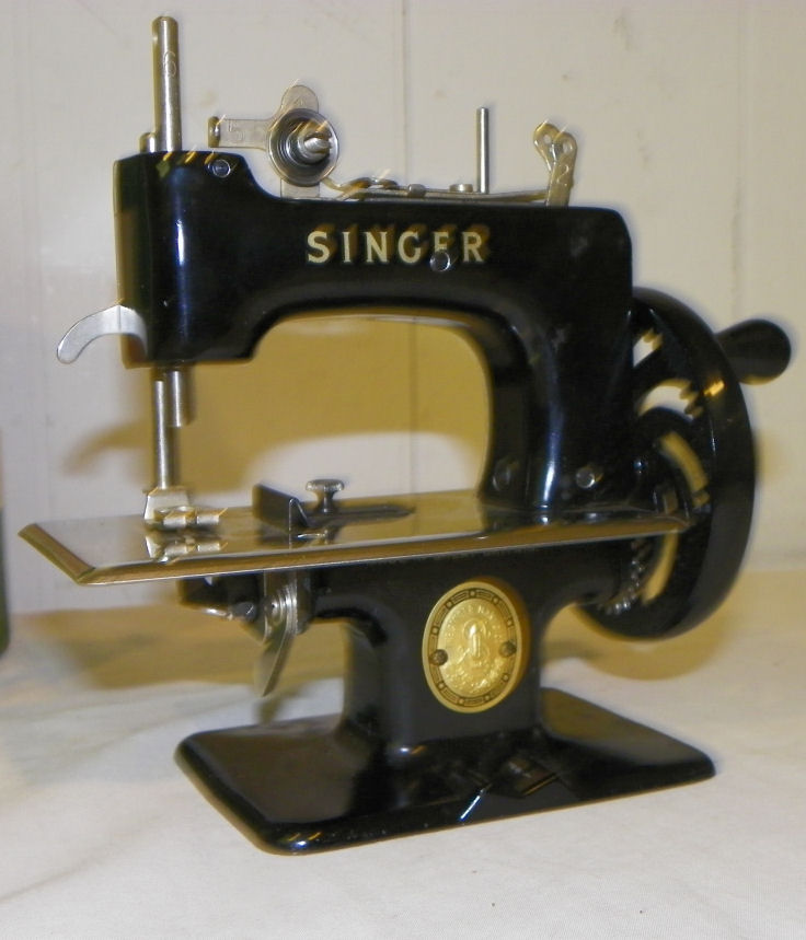 Bargain John S Antiques Antique Singer Sew Handy Model