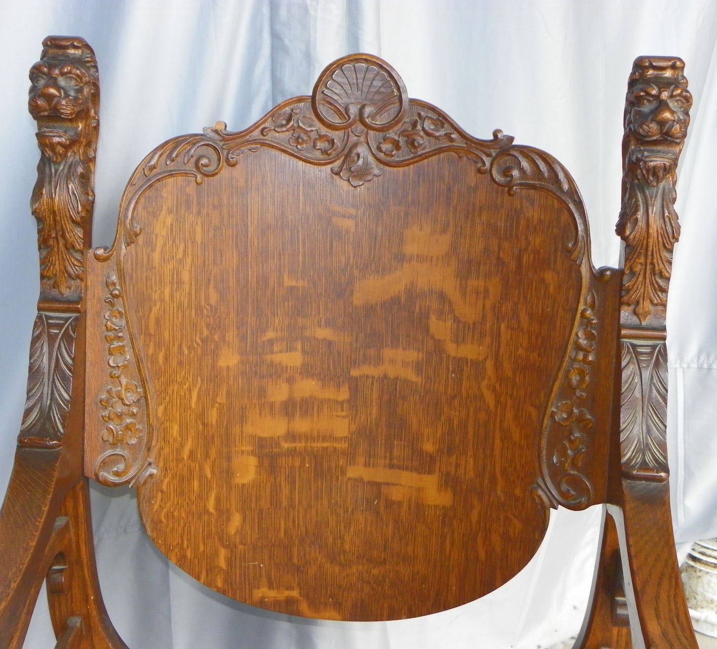 Bargain John's Antiques | Antique Lion Head Oak Throne Chair - Bargain ...