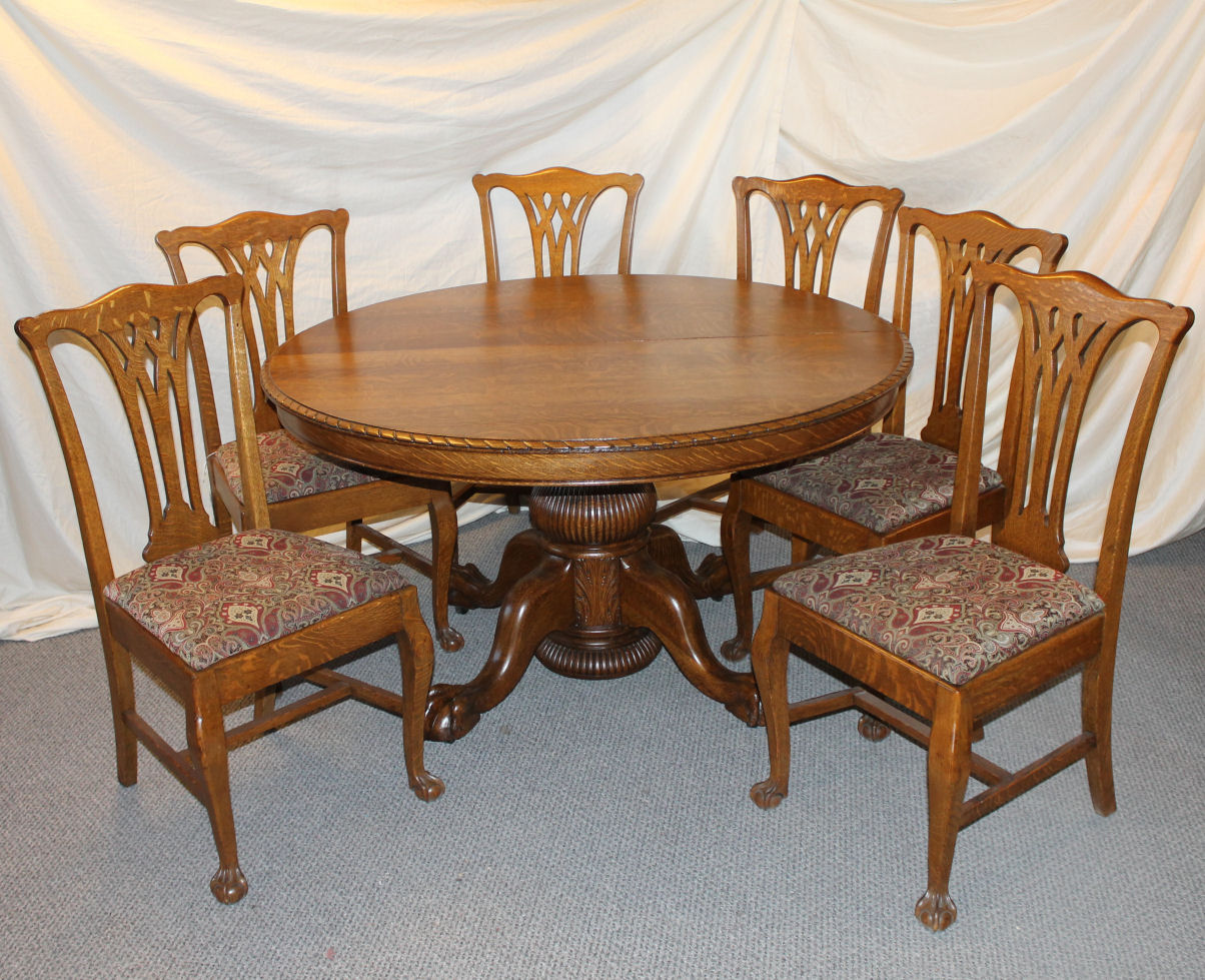 Round Oak Dining Room Table With Leaf