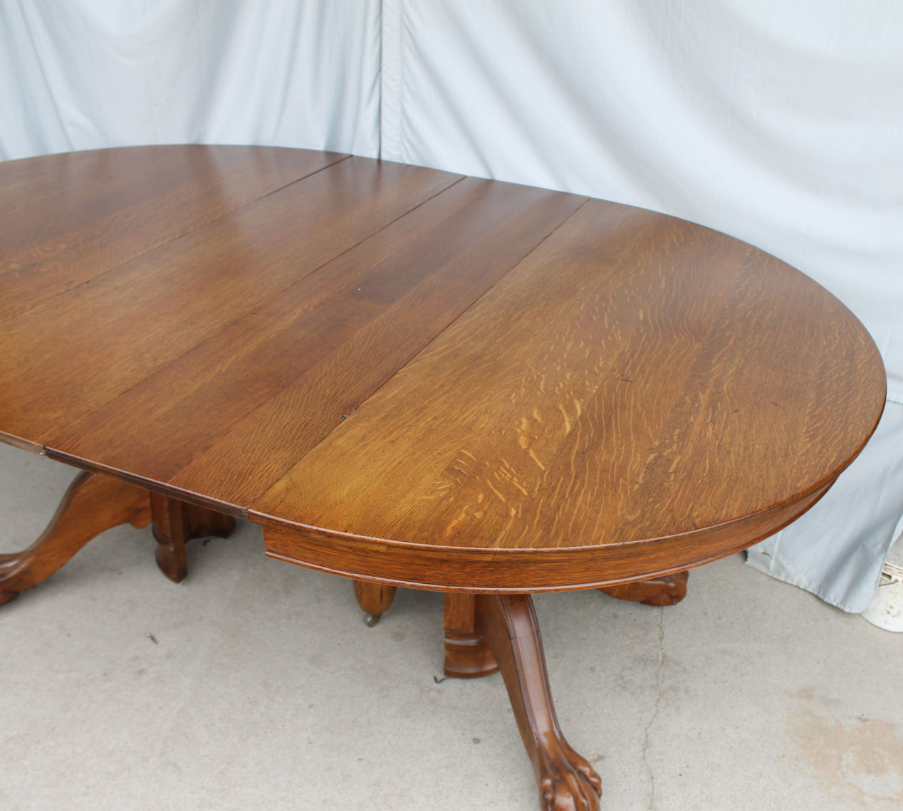 Bargain John's Antiques | Round Oak Dining Table - claw feet 52