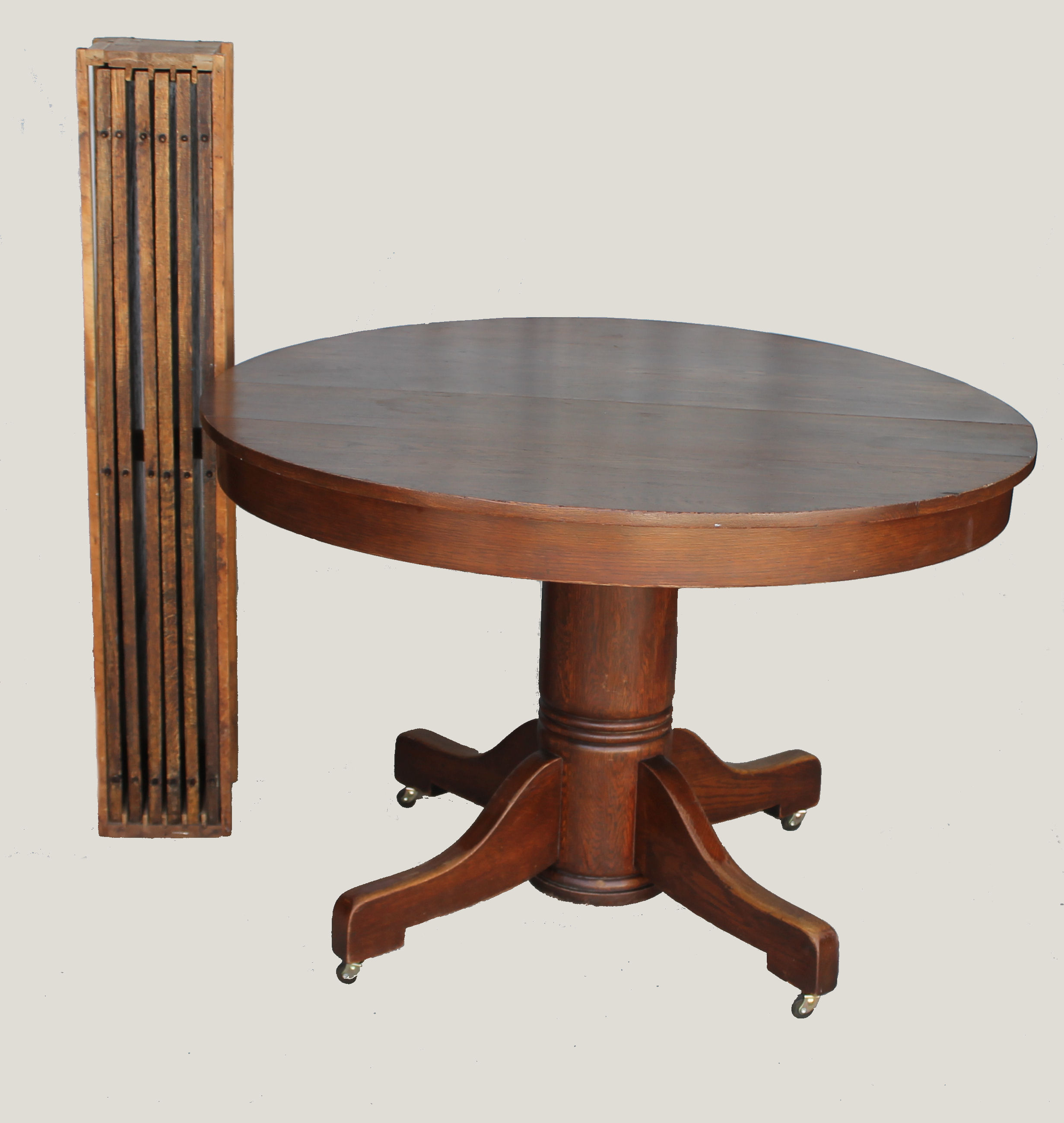 Bargain John's Antiques | Round Oak Table with 6 leaves - Bargain
