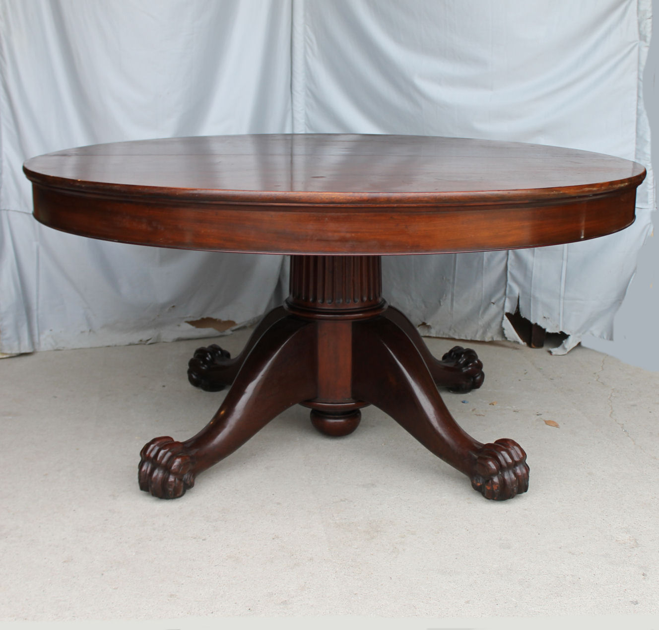 Bargain John's Antiques | Antique Mahogany Round Dining Room Table 5