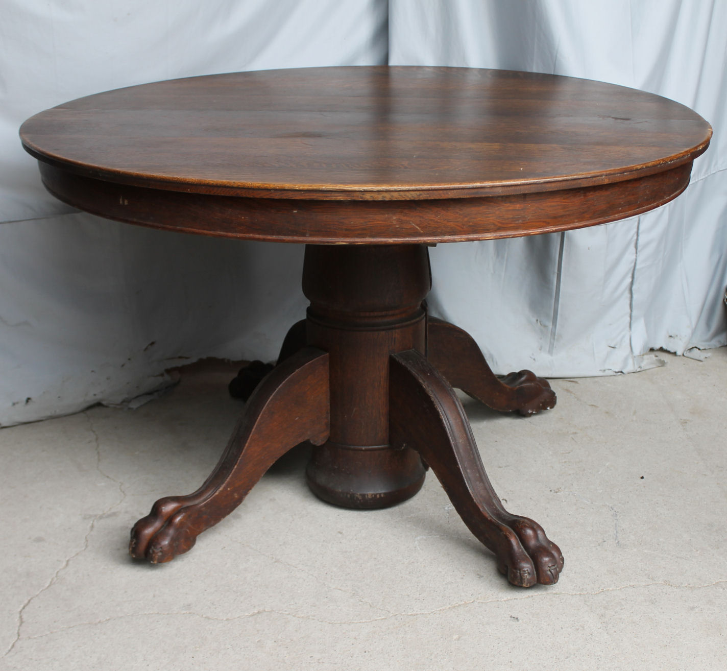 Bargain John's Antiques | Round Oak Dining Table carved claw feet