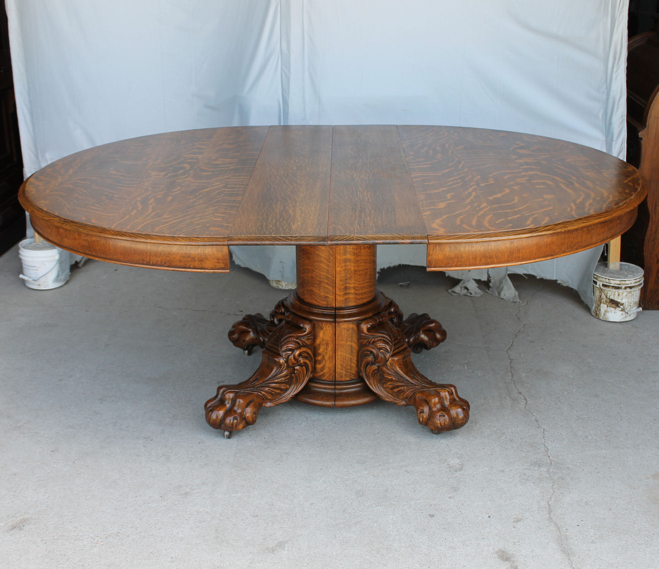 Bargain John's Antiques | Round Oak Dining Table - large carved claw