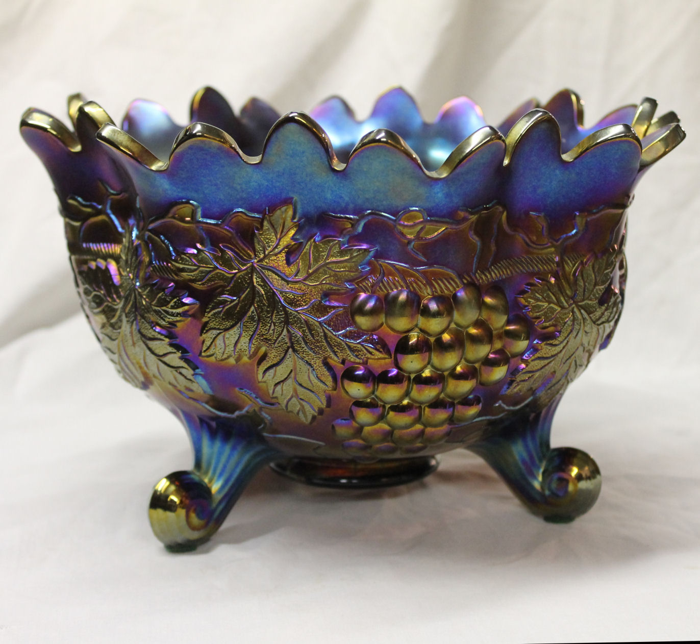 Bargain John S Antiques Large Carnival Fruit Or Orange Footed Bowl Grape And Cable Amethyst Bargain John S Antiques,Tulip Trees In Bloom