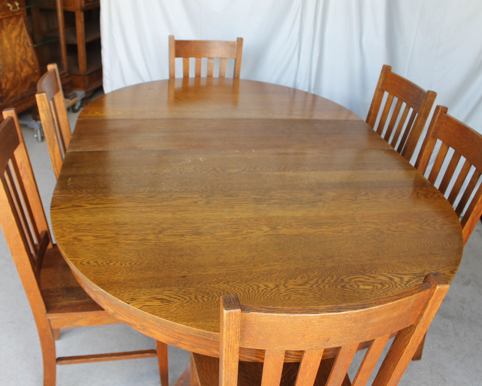 Bargain John's Antiques | Antique Mission style Round Oak Table with 4