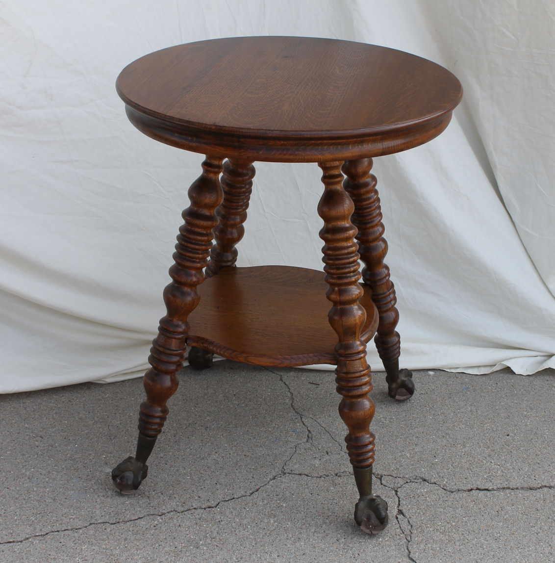 Bargain John's Antiques | Round quarter sawn solid Oak Lamp Table with