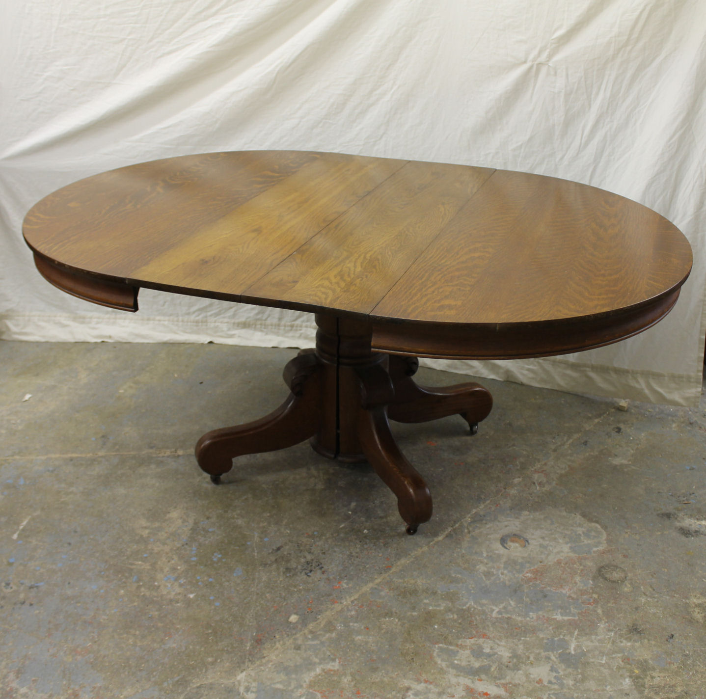 Bargain John's Antiques | Antique Round Oak Pedestal Dining Table ...