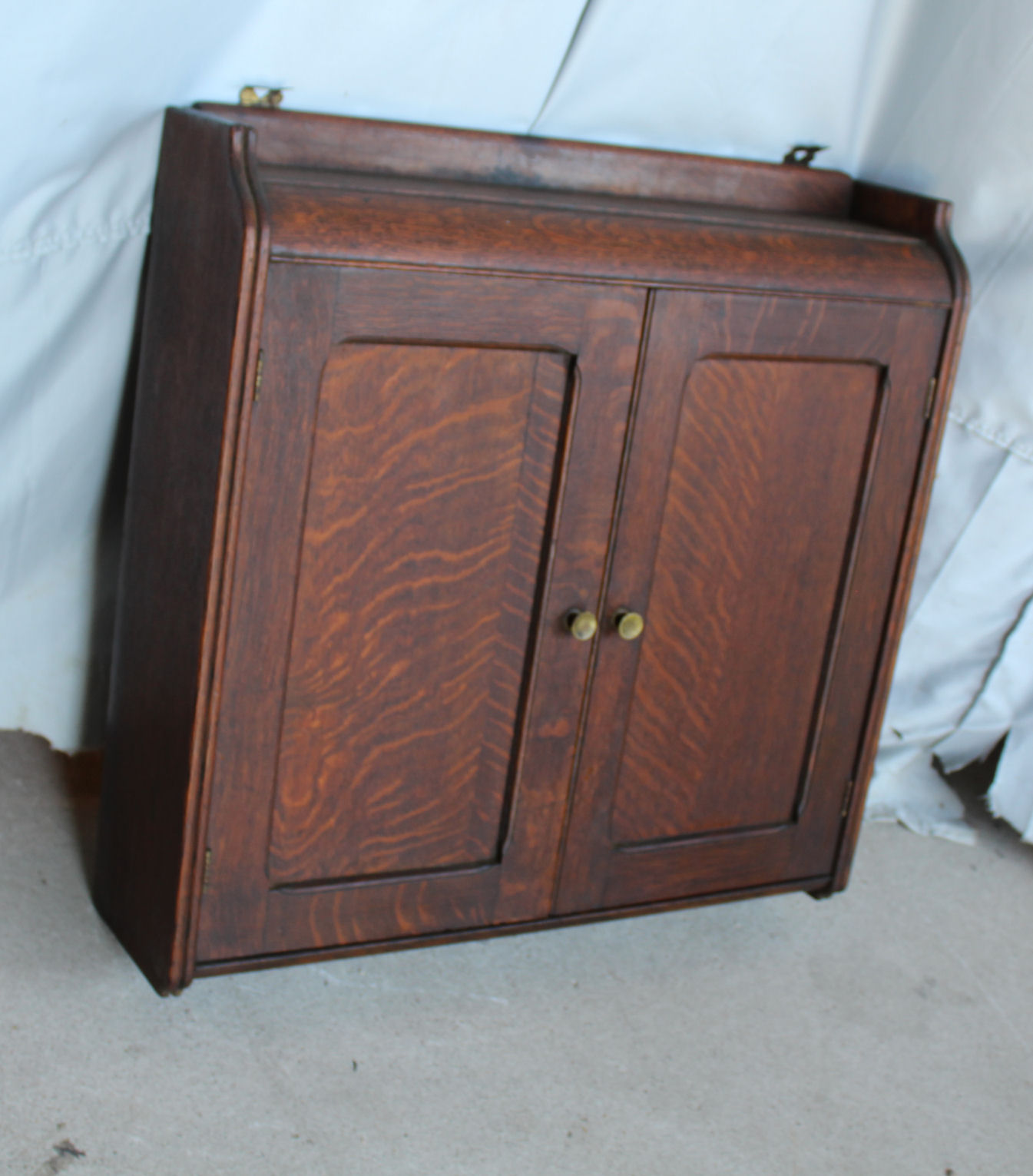 Bargain John S Antiques Antique Quarter Sawn Oak Medicine