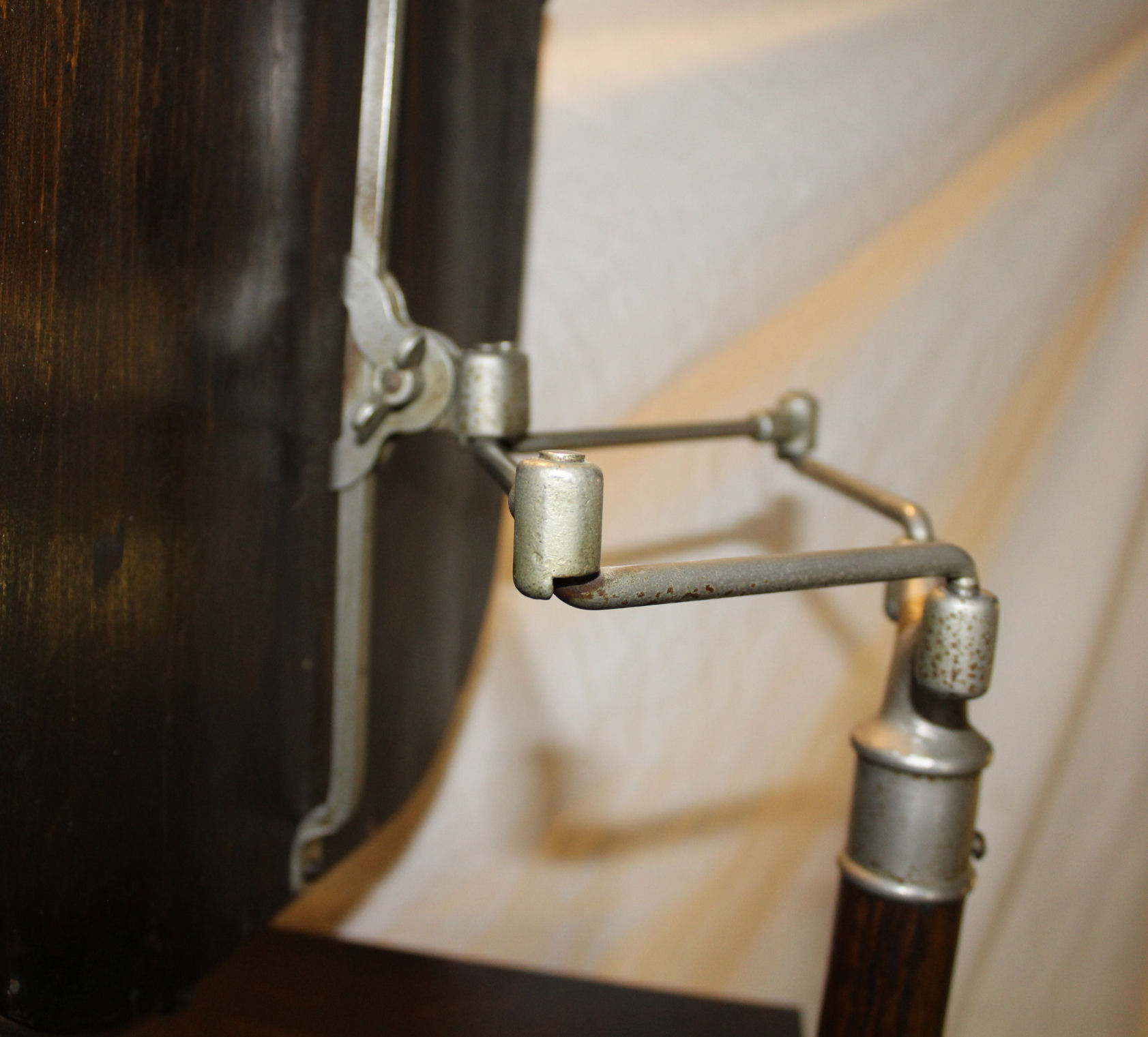 Bargain John's Antiques | Rare Antique Quarter sawn Oak Bargain John's Antiques | Rare Antique Quarter sawn Oak