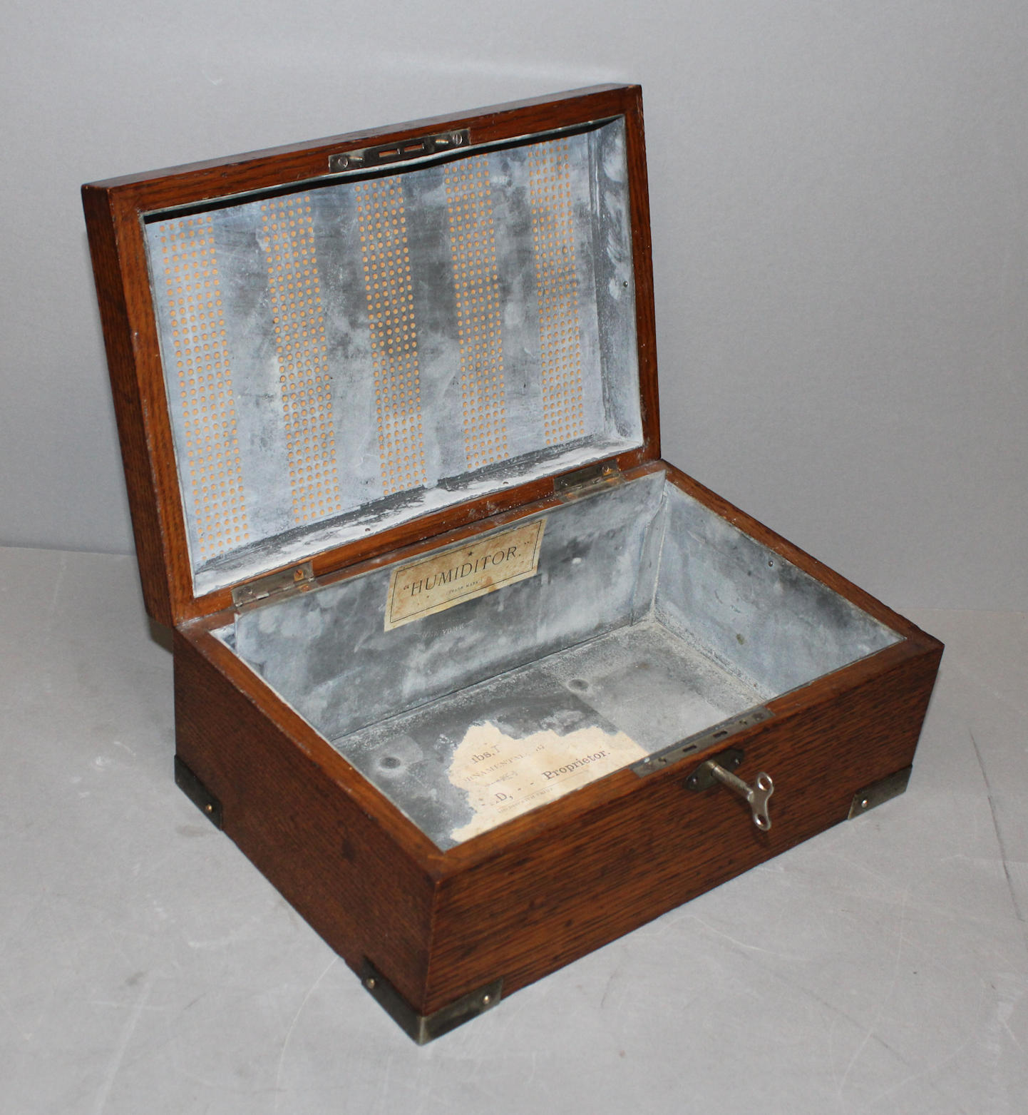Bargain John's Antiques | Antique Oak Humidor - with working lock