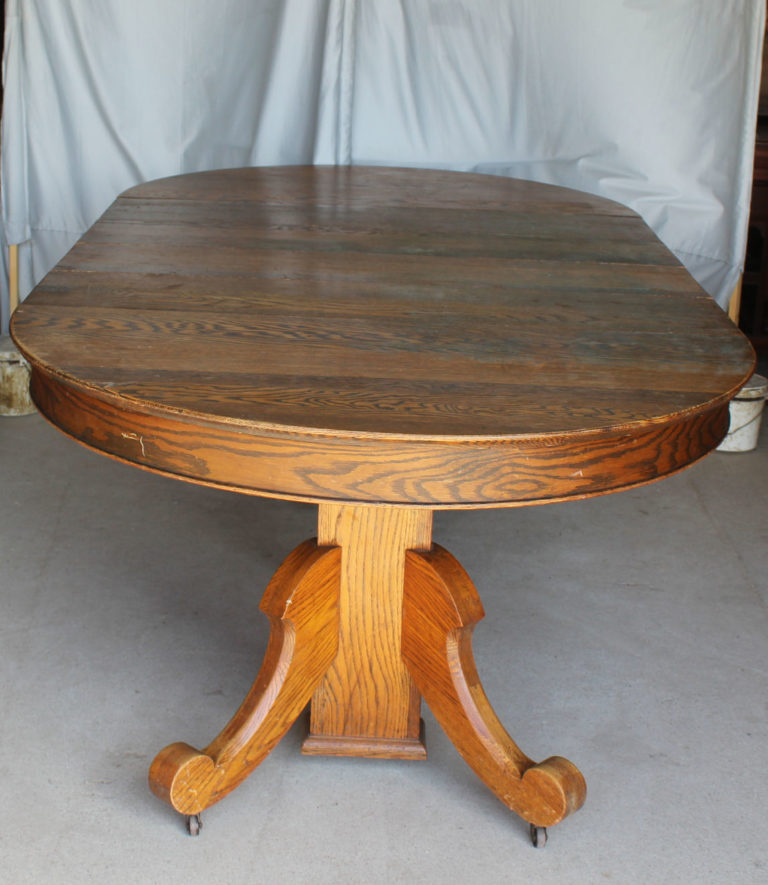 Bargain John's Antiques | Antique Round Oak Dining Table - original ...