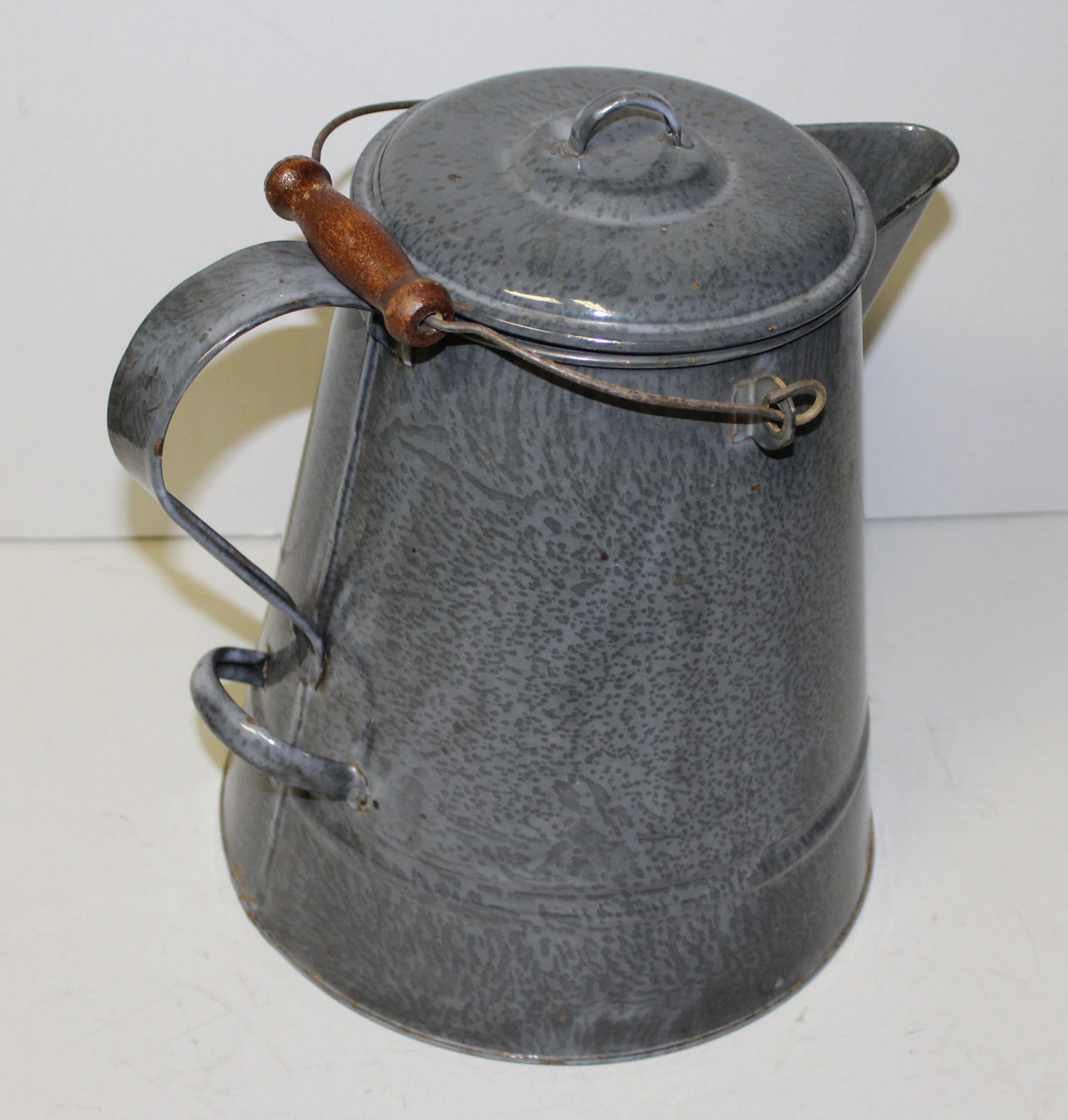 Bargain John's Antiques  Antique Graniteware Blue and White Coffee Pot  with Removable Lid - Bargain John's Antiques