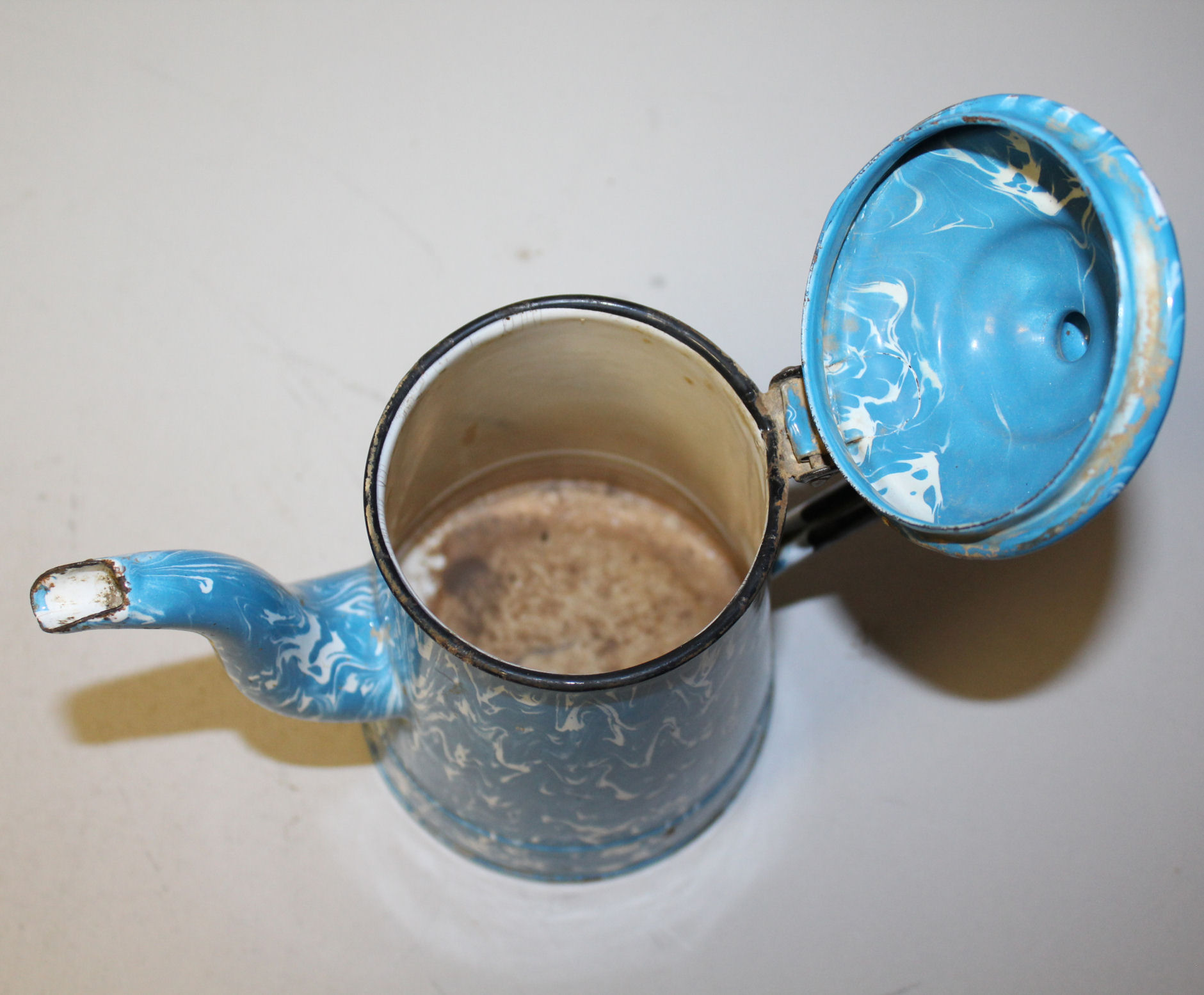 Vintage Blue & White Graniteware Swirl Cowboy Coffee Pot FREE SHIPPING!