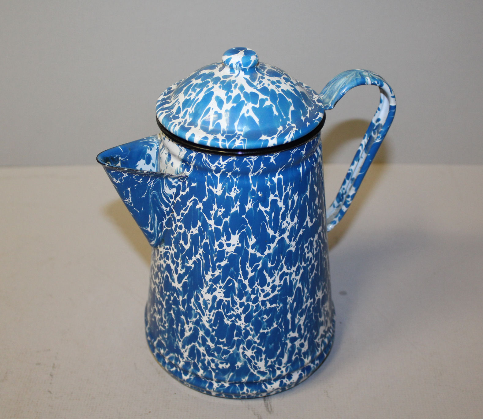 Bargain John's Antiques  Antique Graniteware Blue and White Coffee Pot  with Removable Lid - Bargain John's Antiques