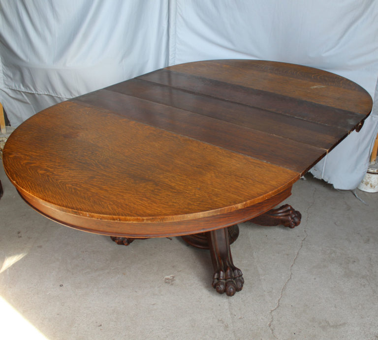 Bargain John's Antiques | Antique Round Oak Dining Table - claw feet ...